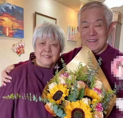 他是国家一级演员,出道多年兢兢业业,如今儿孙满堂幸福美满
