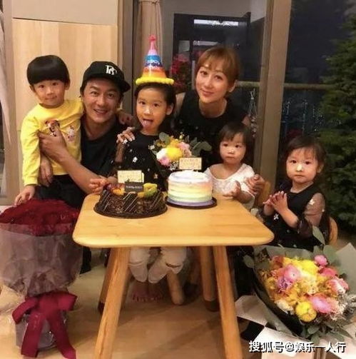 走进陈浩民和蒋丽莎的家,一家六口太多人了,儿童床只能放客厅里
