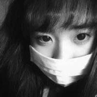 戴口罩女生卡通头像报复性