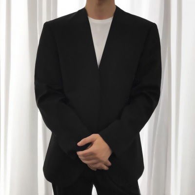 房产经纪人头像男正装正规房地产经纪人微信头像