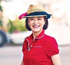 63岁林青霞和女儿出街扫货,邢言爱女大十八变,越长越像漂亮妈妈