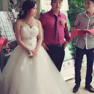 30岁头像女结婚