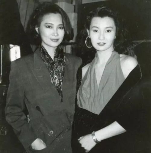 她是张国荣唯一的女神,影后中的影后,2岁失聪,7岁拍戏还债,74岁救无数孩子