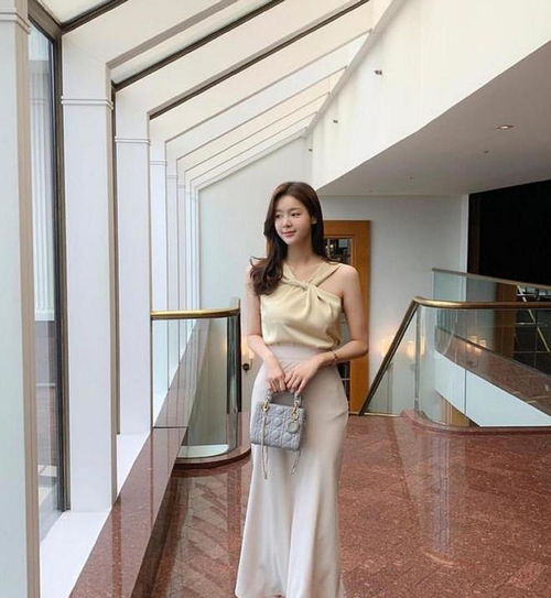 建议40岁的女人,这5类衣服少穿,显老没气质,还常被人说显廉价